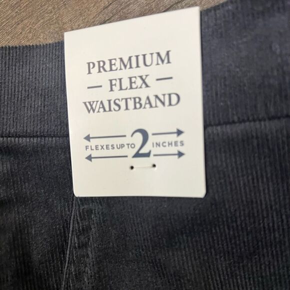 Haggar Classic-Fit Expandable Waistband Corduroy Straight Leg Pants-Size 32x32 - Picture 4 of 7